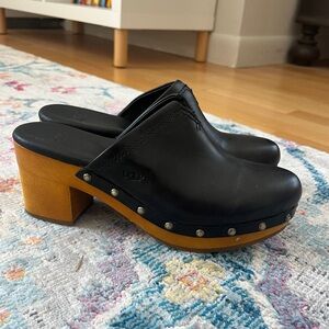 UGG Women's Kay Leather Clogs